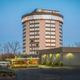 Crowne Plaza Saddle Brook by IHG, отель в городе Садл Брук