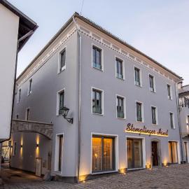 Hotel Zum Stemplinger Hansl, viešbutis mieste Haucenbergas