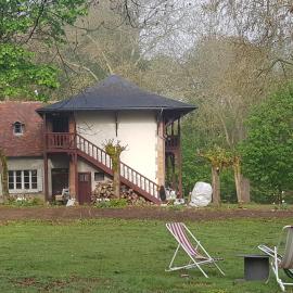 Gîte 9 personnes à 10mn des bords de Loire, hotell i Ouzouer-sur-Trézée