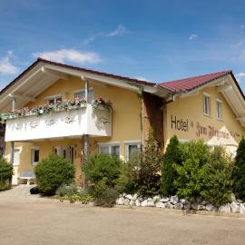Hotel Zum Fliegerwirt, hotel en Mengen