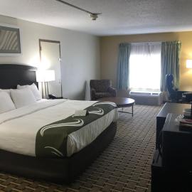 Quality Inn Vincennes، فندق في فينسينيس