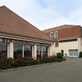L'EPI HOTEL، فندق في Épernon