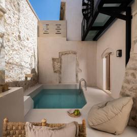 Sutor Chic Manor