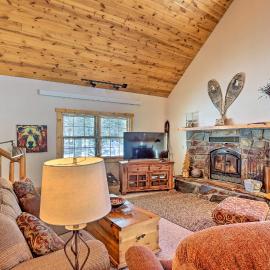 Black Hills Cabin ~ 2 Mi to Terry Peak!, hotel in Lead