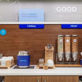 Holiday Inn Express & Suites Donegal by IHG, хотел в Donegal