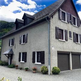 Venasque Vue Apartment, hotel Saint-Mamet városában