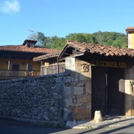 La Corrolada, hotel Avínban