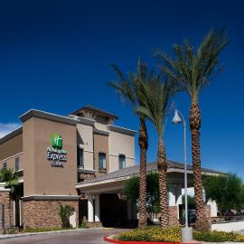 Holiday Inn Express & Suites Phoenix Glendale Dist by IHG, hótel í Glendale