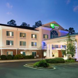 Holiday Inn Express & Suites Walterboro by IHG, hotel di Walterboro