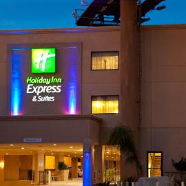 Holiday Inn Express & Suites Woodland Hills by IHG, ξενοδοχείο σε Woodland Hills