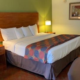 Baymont by Wyndham Cave City, hotel di Cave City