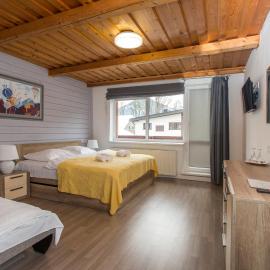 Guesthouse YeS in Bodice, хотел в Bodice
