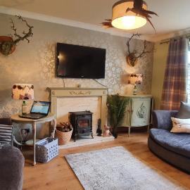 Heather Cottage - Stylish 3 Bedroom Cottage, Garden, Parking, Pets Welcome, hotel in Aberdeen