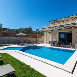 Vera Natura Villas I & II, with Private Pools, BBQ & Playground, By ThinkVilla, khách sạn ở Ayía Paraskeví