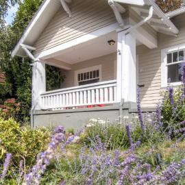 30 Day+ Craftsman; Stroll 2 Food & Downtown!, hotel in Portland