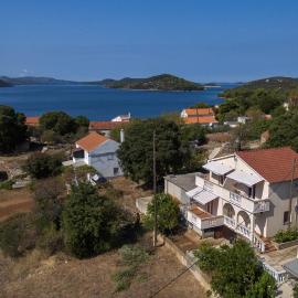 Apartments Slavica, hotel u gradu Luka
