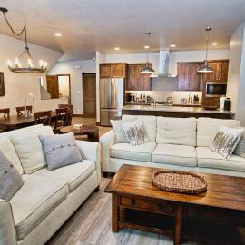 Silverpine Hideaway by Casago McCall - Donerightmanagement