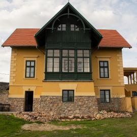 Polyák villa โรงแรมในรีฟฟือเลิพ