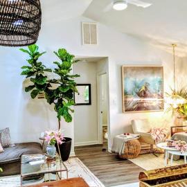 RARE Downtown Matthews walk 2 shops restauraunts hike CLT 2 Bedroom not 3br, hotel u gradu Šarlot