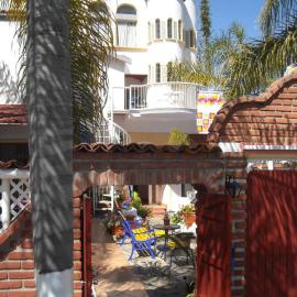 Welcome to Casa Viva Mexico 3-bedrooms 2-bathroms 6-Guests close to Shoping Center & Beach, hotel em Tijuana