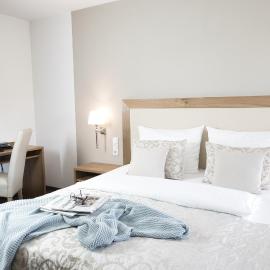 GÄSTEHAUS an der Sempt Ferienwohnungen & Apartements, hotel a Erding