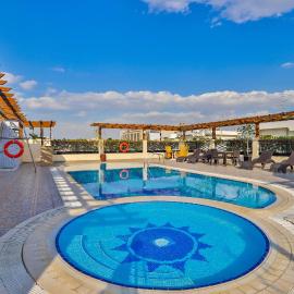 Landmark Summit Hotel