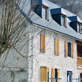 Les Granges de Clarabide – hotel w mieście Loudenvielle