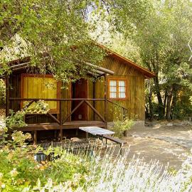 Cabañas Parque Almendro โรงแรมในซานโคเซ เด ไมย์โป