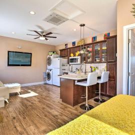 Modern Sun City Studio Near Deer Valley Golf, hotell sihtkohas Sun City West