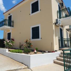 Andreas Studios, hotel Romanóban
