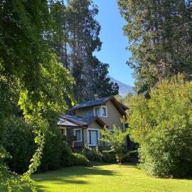 Altos del Sur Cabañas de Montaña, hotel a El Bolsón