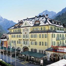 Hotel Dolomiti Schloss, ξενοδοχείο σε Canazei