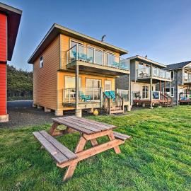Sanderling Sea Cottages, Unit 9 with Ocean Views!