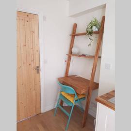 Cosy, self contained annex
