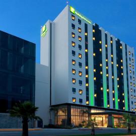 Holiday Inn & Suites Monterrey Apodaca Zona Airport, an IHG hotel, מלון במונטריי