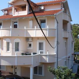 Vila Rosa, hotel u gradu Tkon
