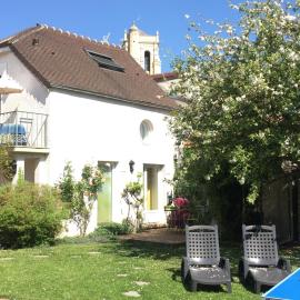 Les gîtes du Clos Saint-Martin, hotell i Maule