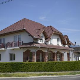 Főnix Apartmanház, hotel in Nagypáli