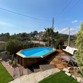 Amazing Vila close to Sitges, jacuzzi, swimming pool & exellent views, hotel din Olivella