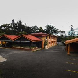Hotel Amjeco, hotel di San Isidro