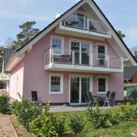 Viesnīca Ferienhaus Müritzzauber / OG-Appartement pilsētā Marienfelde