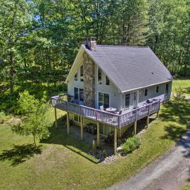 Spacious Home w/ Deck, Grill & Delaware River View, מלון בCallicoon