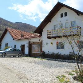 Casa Veverita, hotel Kispredeálon