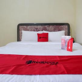 RedDoorz near Lippo Plaza Buton, hotel in Baubau