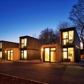 Modern ausgebauter Überseecontainer als Tiny House, hotell i Wertheim