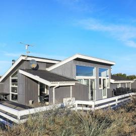 8 person holiday home in Ringkøbing, hotel a Ringkøbing