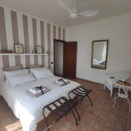 Lacasaceleste – hotel w mieście Osimo