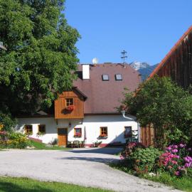 Gästehof Annerl, hotel di Rossleithen