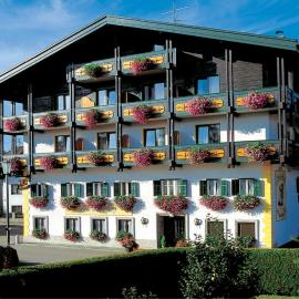 Tirolerhof, hotel em Sankt Georgen im Attergau