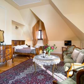 Dwór Osmolice, hotel di Białki Dolne